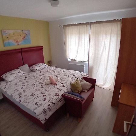 Holiday Home Ivano Korenica Bagian luar foto